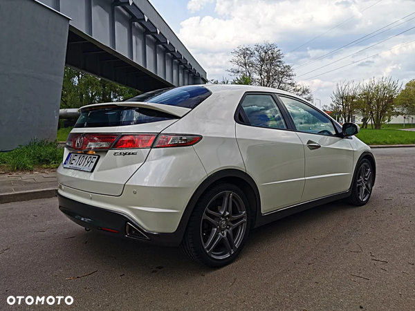 Honda Civic 1.8 Executive - 12