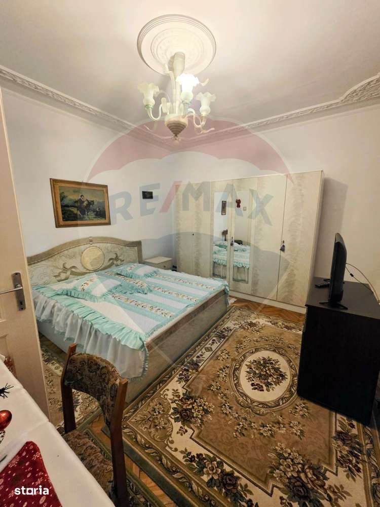 Casa cu 5 camere de vanzare in centrul orasului Talmaciu-2