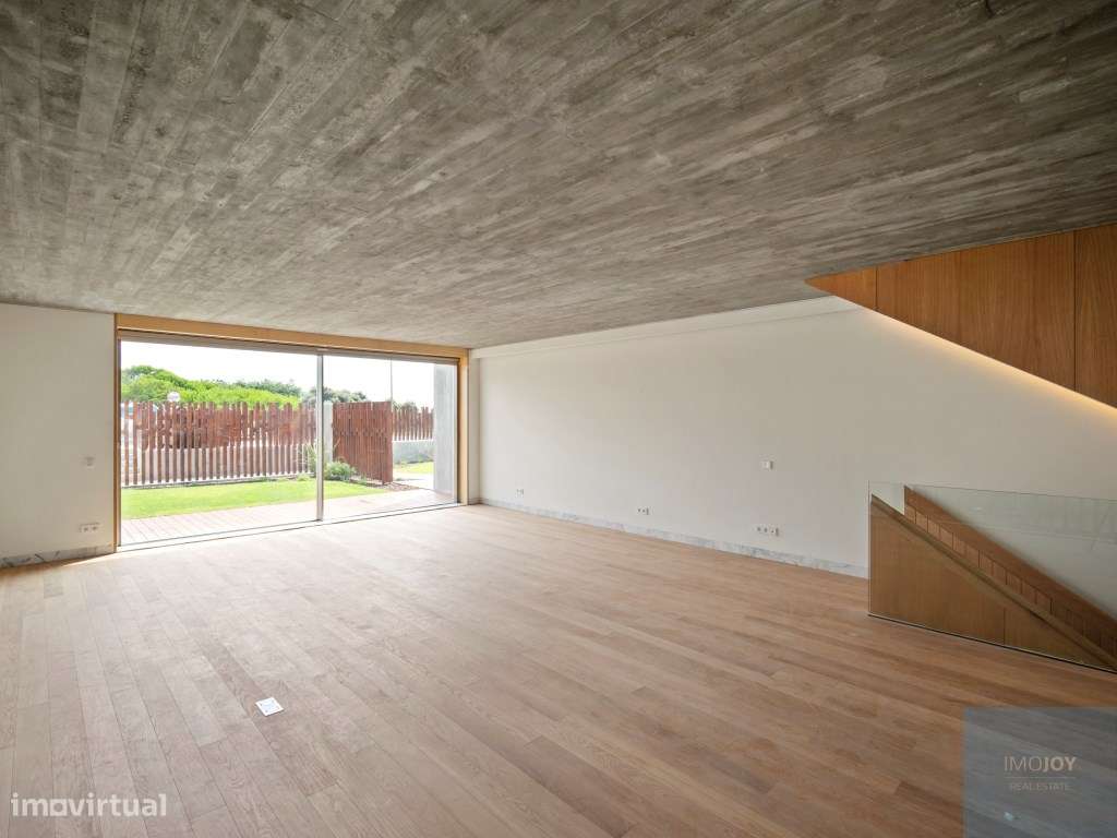 Moradia T3 + 1 com Vista Mar em São João do Estoril - Grande imagem: 3/80