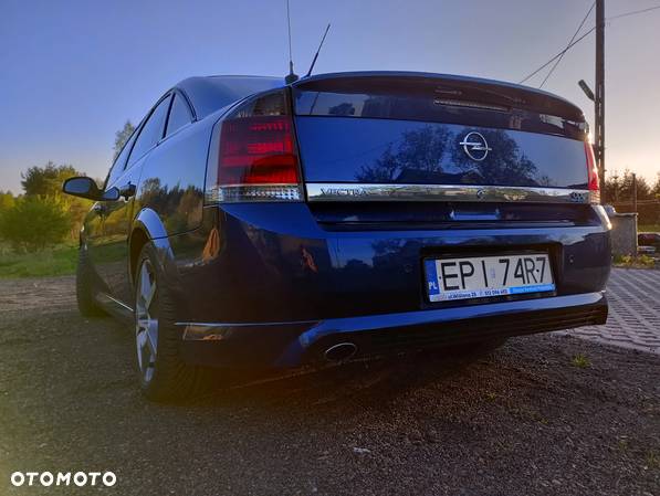 Opel Vectra 1.9 CDTI Sport / GTS - 2