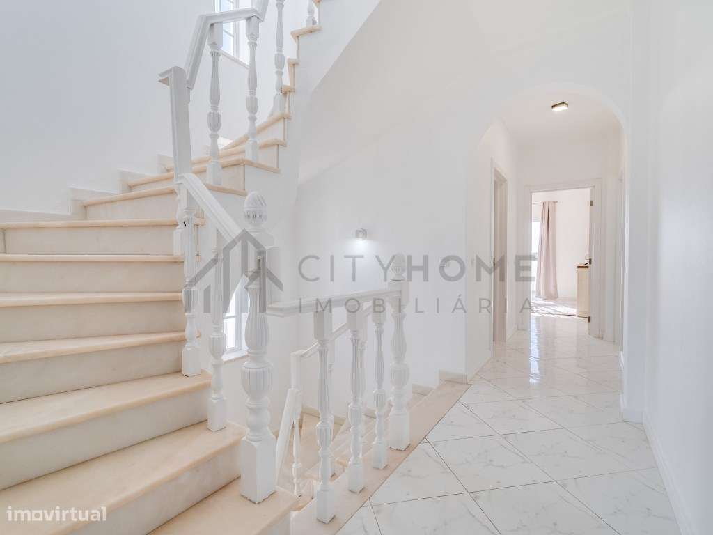 Moradia T3 com piscina e garagem em Lagoa-38