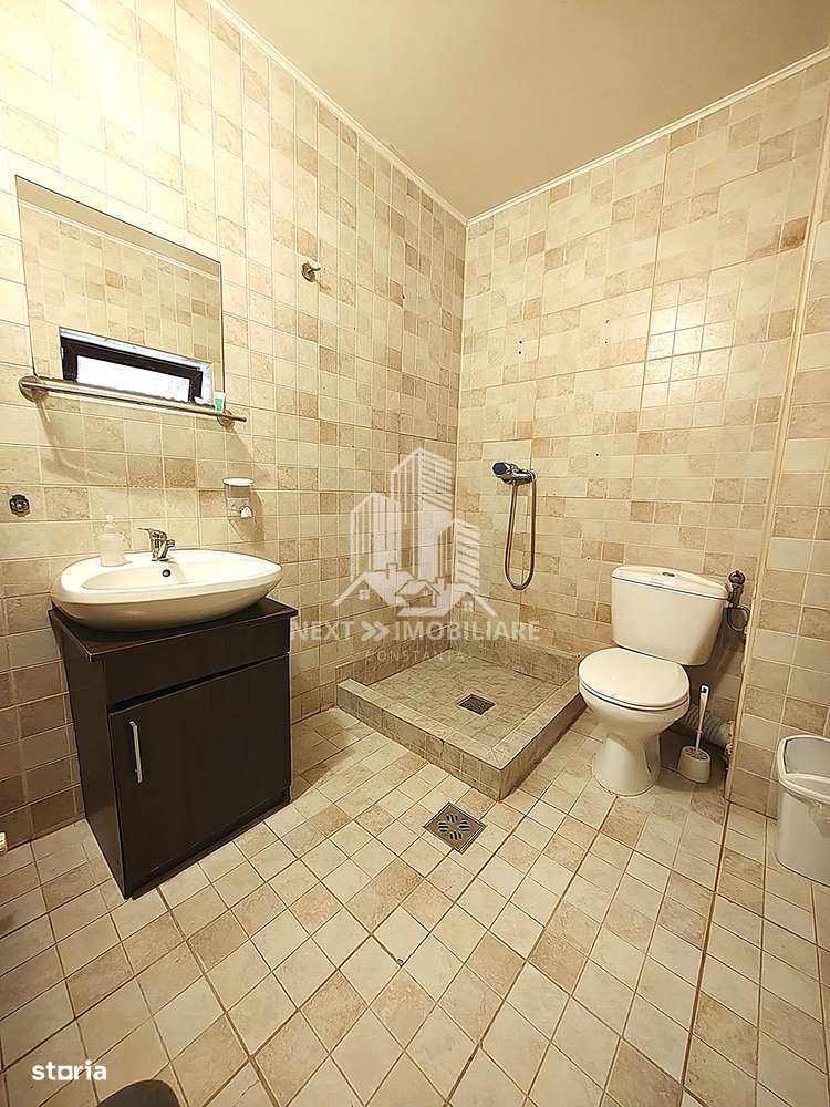 Pensiune Eforie Nord 17 camere plus spatiu comercial-14