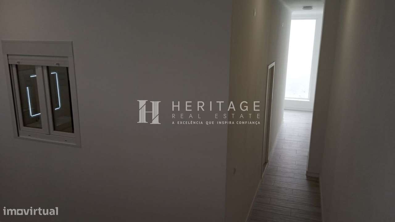 Loja com terraço no Barreiro-4