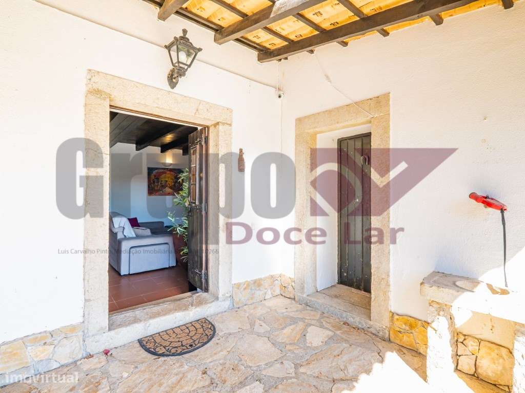 Moradia Isolada T3 com Piscina em Sesimbra-13