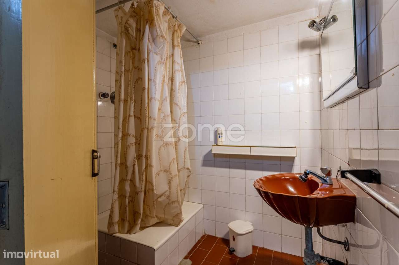Moradia T4 em verdadeiro oásis urbano-41