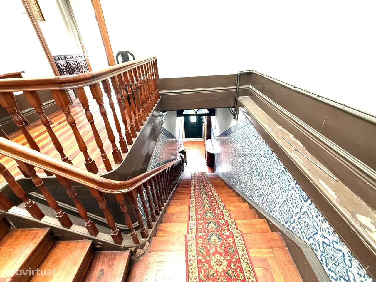 Moradia de Traça Apalaçada com Lojas  no Centro Histórico de Ovar-55