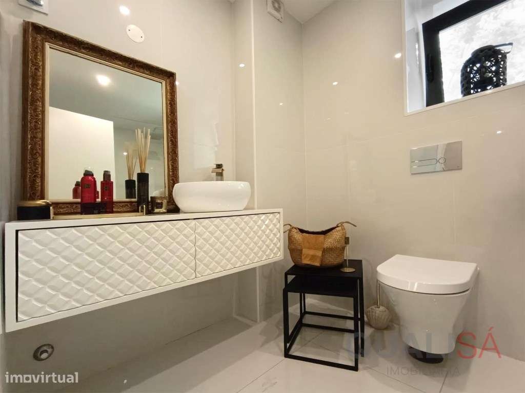 Apartamento T3 de gaveto com varandas, garagem fechada e excelentes...-28