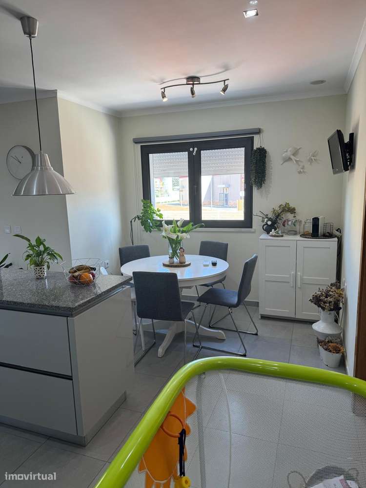 Apartamento T3 com 3 casas de banho e garagem-40