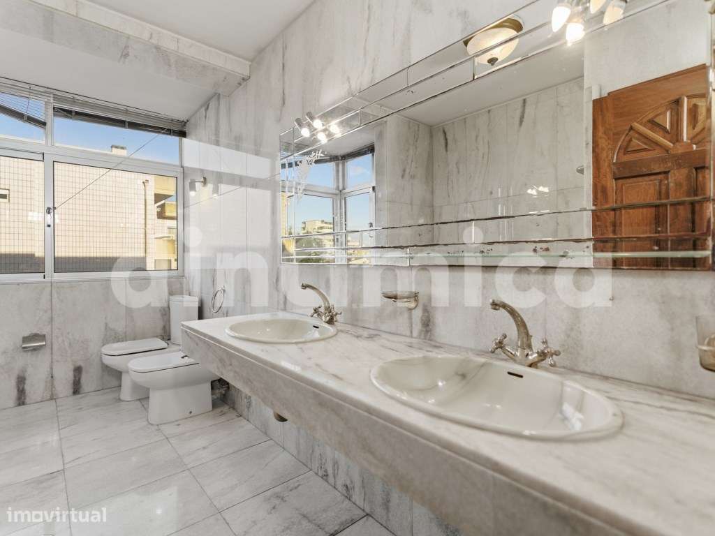 Apartamento T3+1 com 4 Frentes na Póvoa de Varzim - A 350m da Praia-27