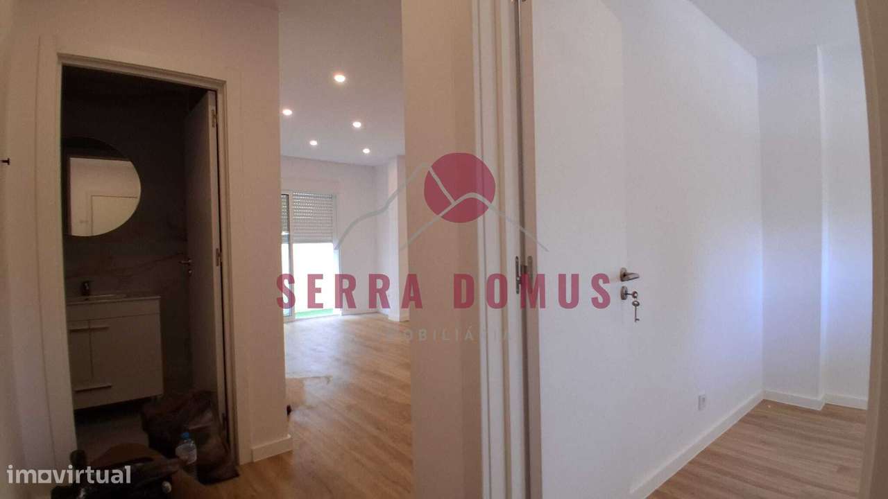 Apartamento T1+1 de 46 m² com logradouro de 20 m² em Sacavém-10