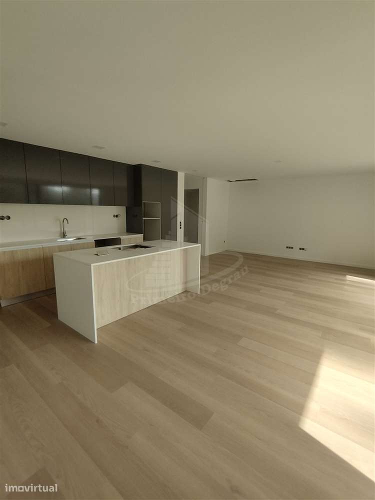 Moradia de 2 pisos com vistas fabulosas-15