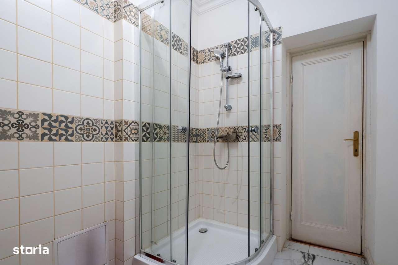 Apartament elegant cu 3 camere in vila  si acces la gradina, in Doroba-16