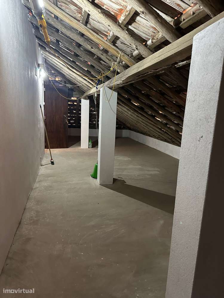 Apartamento T2 com varanda em Salvaterra de Magos-14