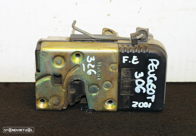 FECHO DA PORTA DIANTEIRA ESQUERDA PEUGEOT 306 2001 - 3