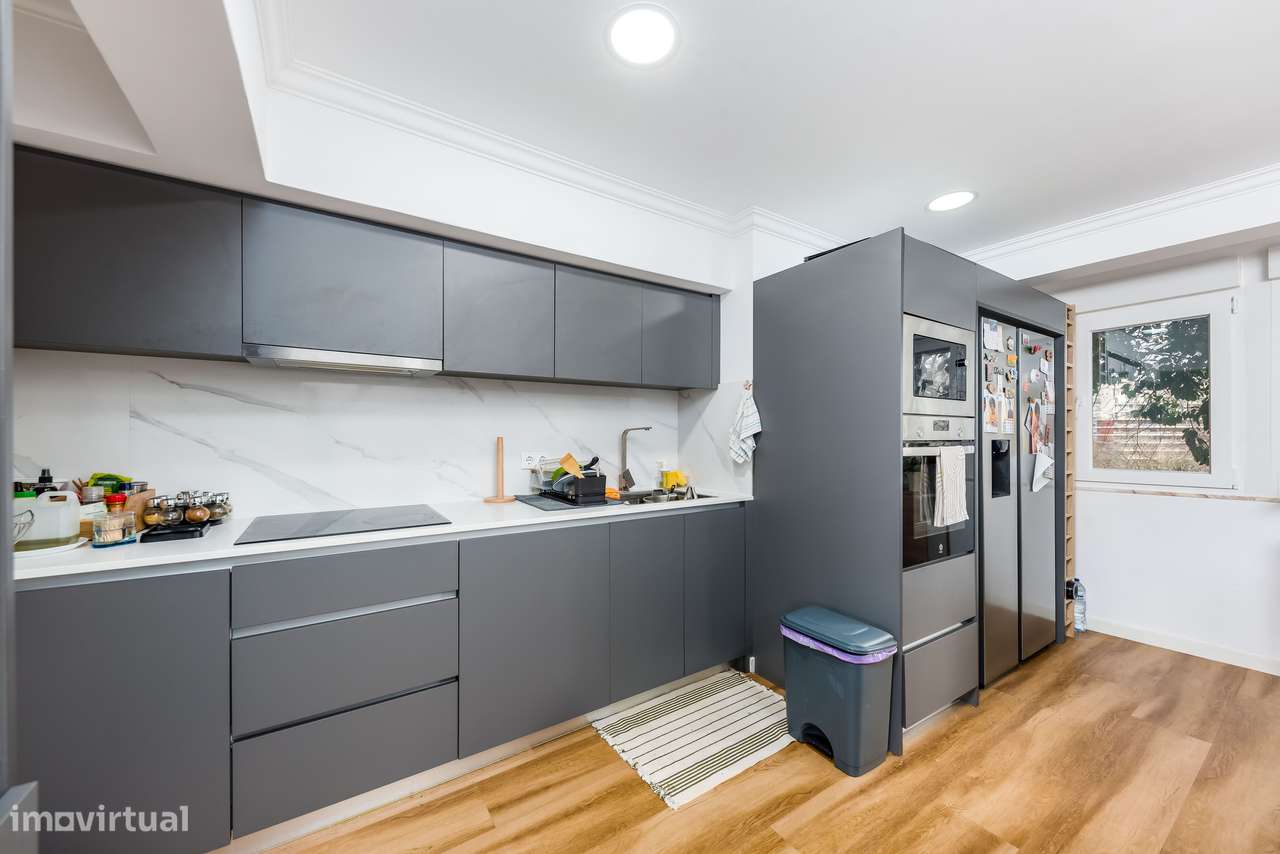 APARTAMENTO T4 C/ 100 M² | 2 WC`S | ELEVADOR | OLIVAIS - Grande imagem: 2/23