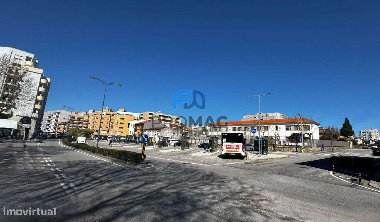 INVESTIMENTO: MORADIA para Remodelação T4 no Souto, São Cosme - Grande imagem: 5/17