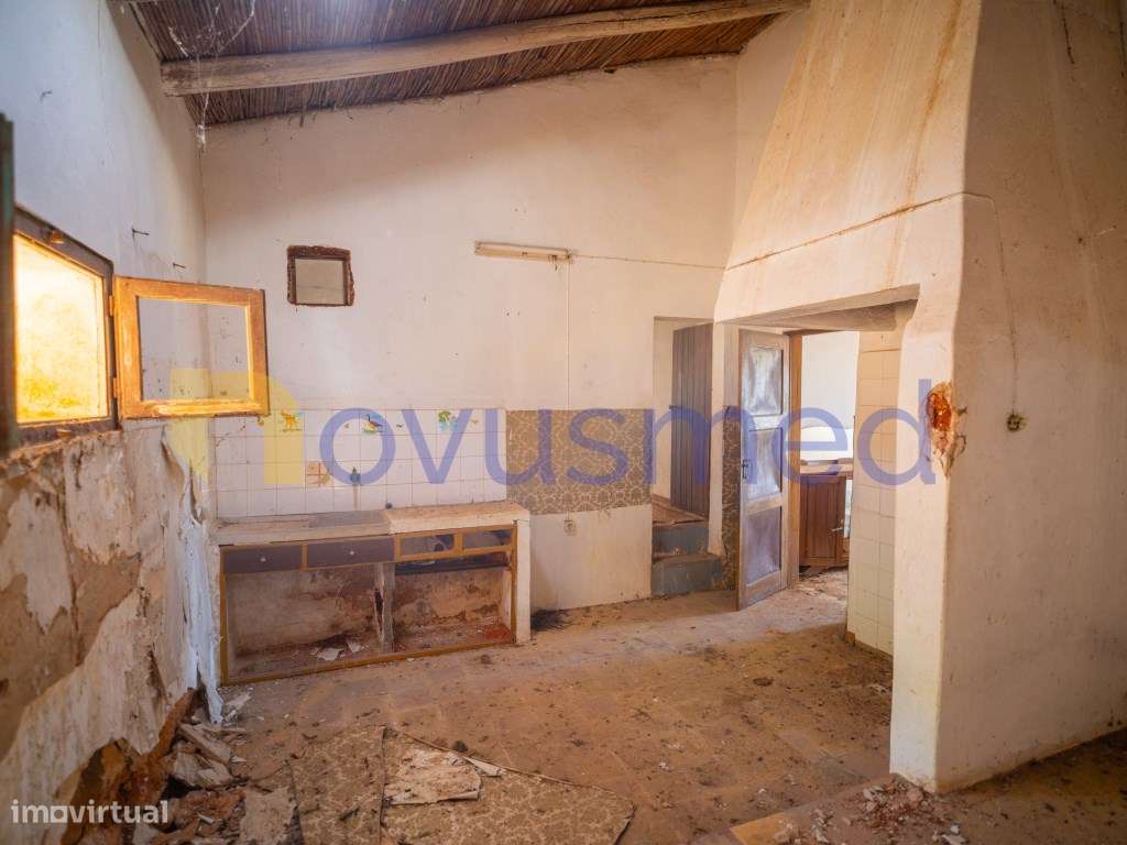 Casa com Projeto Aprovado para Moradia T3 com Piscina | Poço Barret...-17