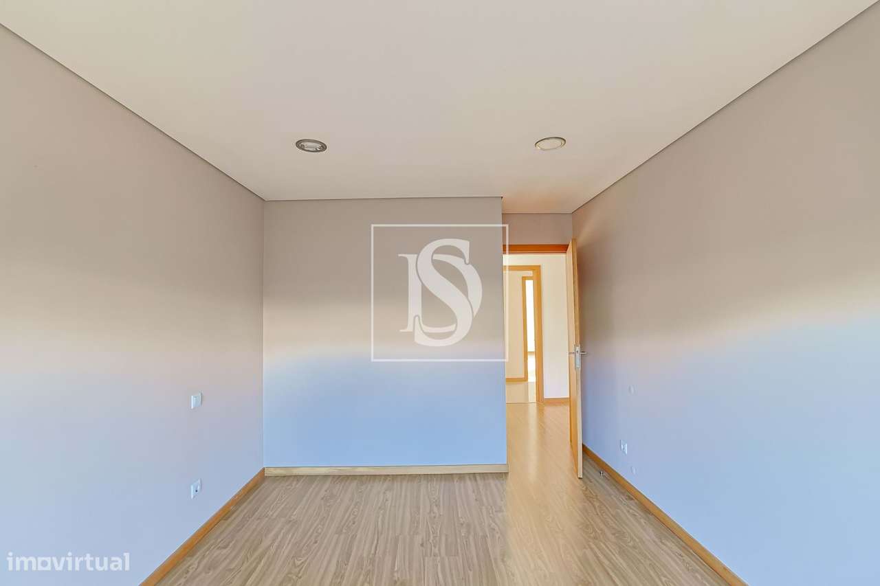 Apartamento T3 em Galegos (São Martinho)-13