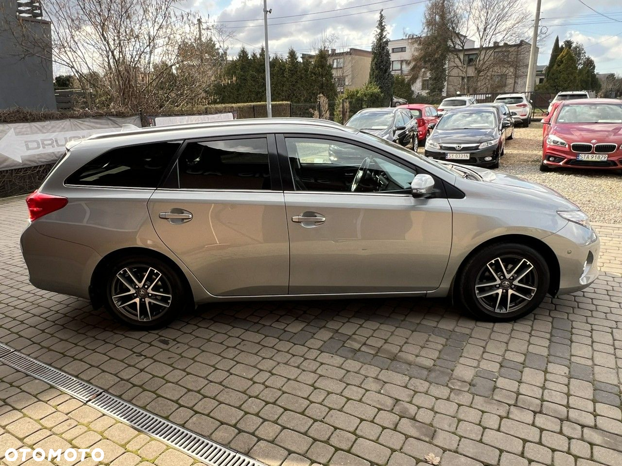 Toyota Auris 1.6 Premium - 4