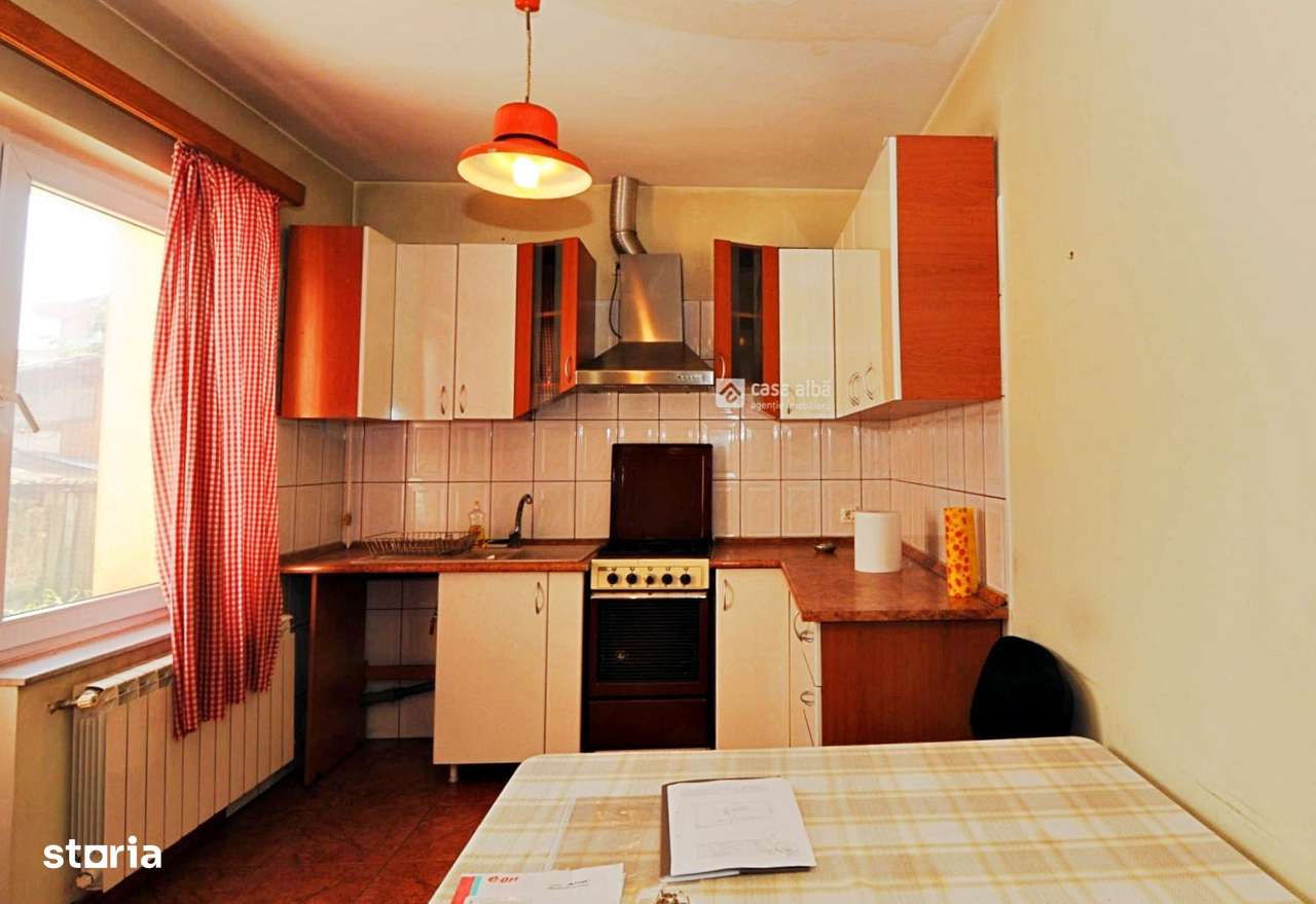 Centru, proprietate Parter + Etaj + Mansarda, disponibila imediat - Imagine principală: 4/20