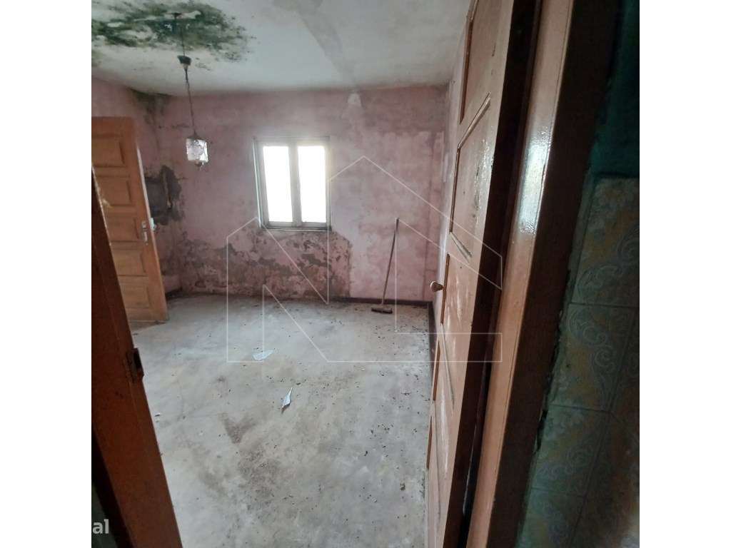 Moradia T2 para Remodelar em Bustos/Oliveira do Bairro - Grande imagem: 2/30