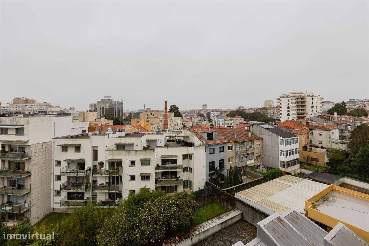 Apartamento T2 no Último Piso com Terraço na Boavista, Porto-31