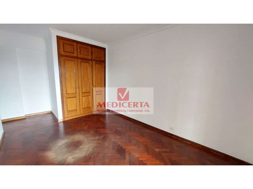 T3 - suite - Tapada das Mercês - Bom prédio-5