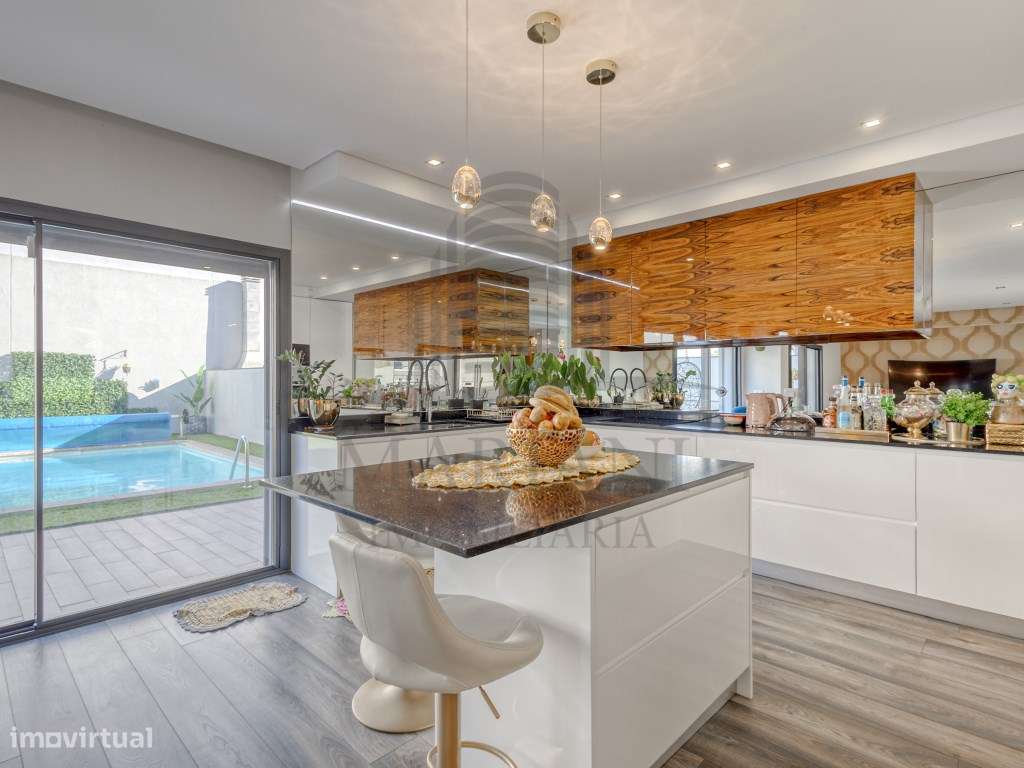 **Moradia de Sonho na Praia de Salgueiros**-10