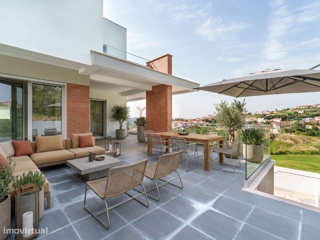 Moradia Isolada T4 Contemporânea com Jardim e Acabamentos Premium -...-0