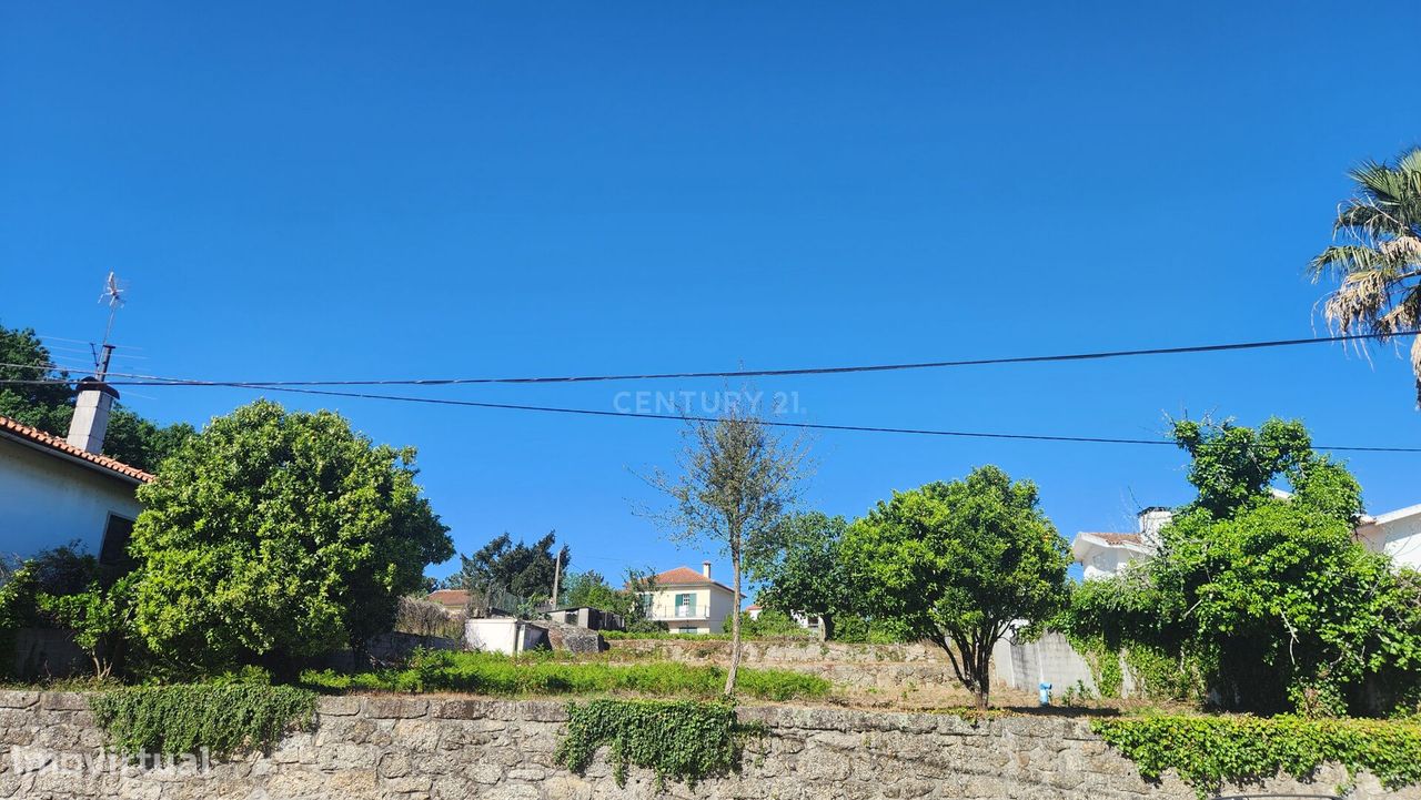 2 Lotes de terreno para construção em Repeses