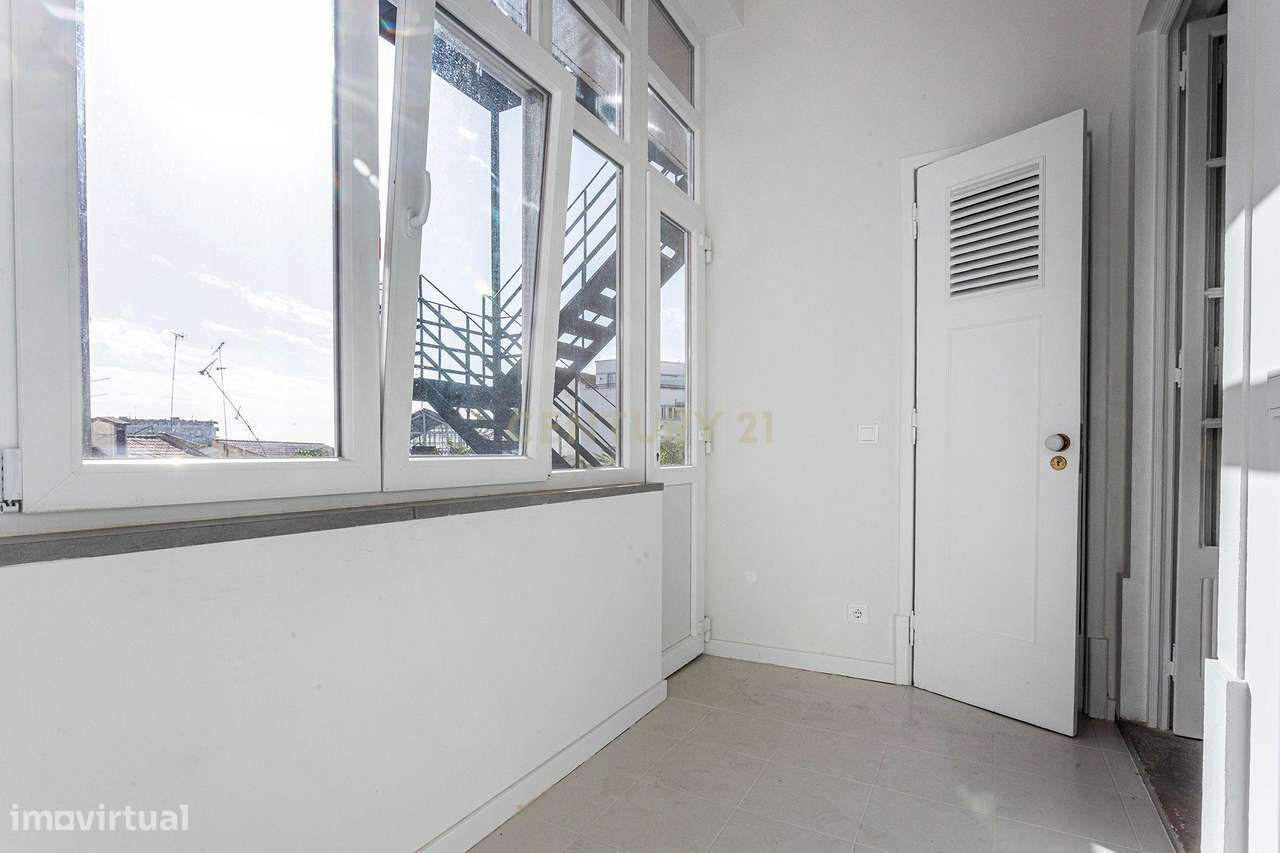 T4 de Charme com + 2 Áreas extras no Jardim da Estrela / Largo do Rato - Grande imagem: 4/26