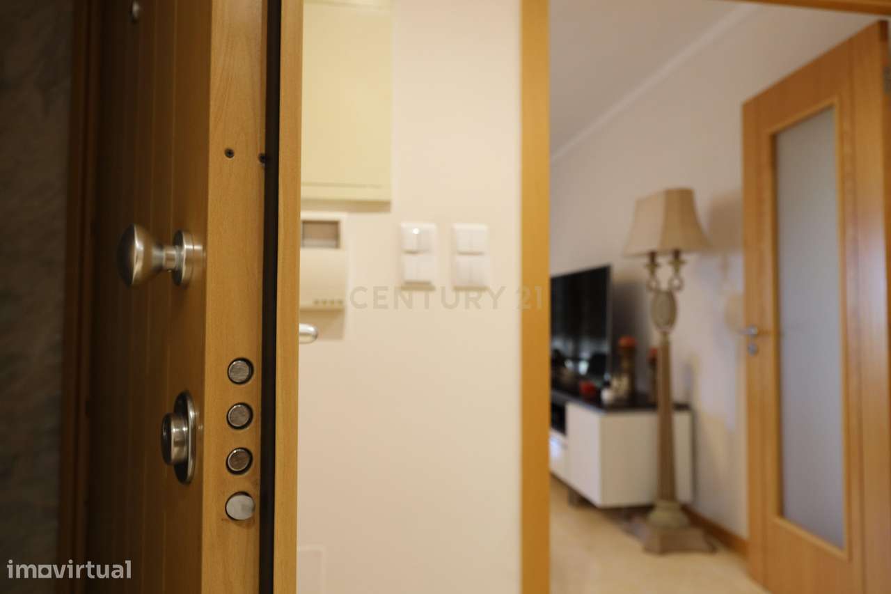 Apartamento T3  || Box 3 viaturas-3