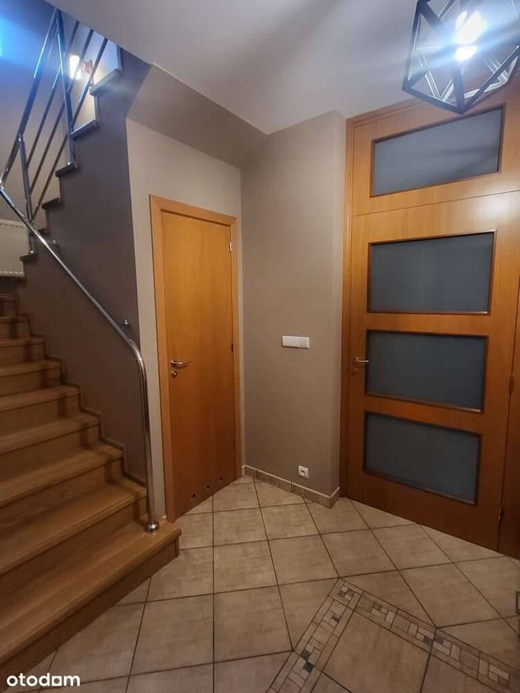 DOM DLA 1 lub 2 RODZIN 241 M2, WYSOKI STD SKÓRZEWO-8