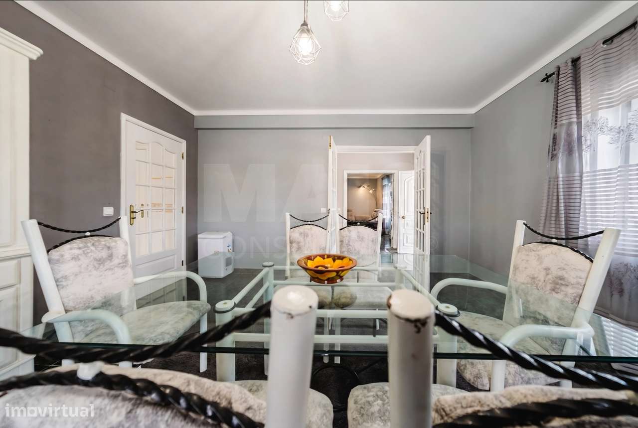 Moradia T4 com Charme em Olho Marinho | 260m² | Lote 734m²-13
