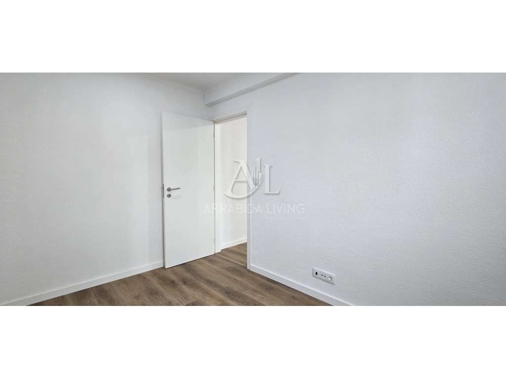 Apartamento de T2 remdoelado na camarinha-9