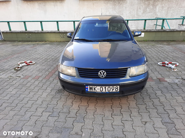 Volkswagen Passat 1.8 - 20