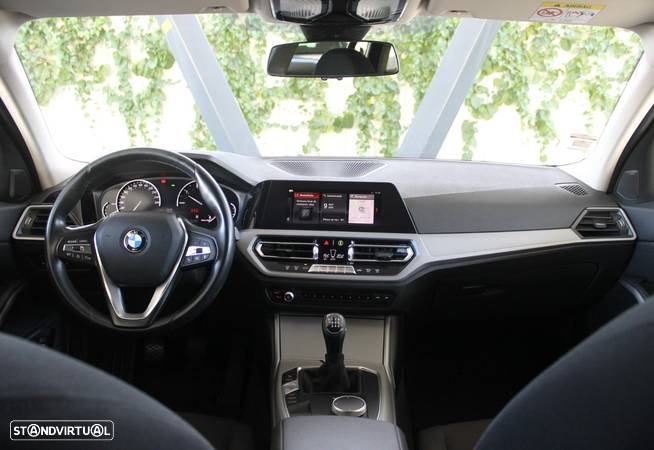 BMW 318 d Touring Advantage - 9