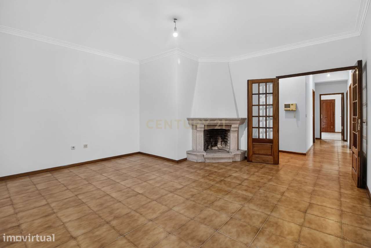 T3+1 com Garagem Fechada e Elevador | Lomar – Braga-0