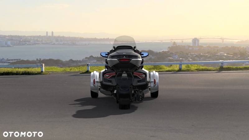 Can-Am Spyder - 13