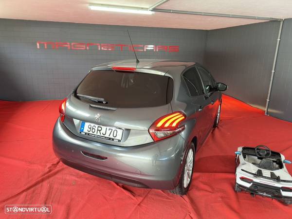 Peugeot 208 1.6 BlueHDi Style - 29