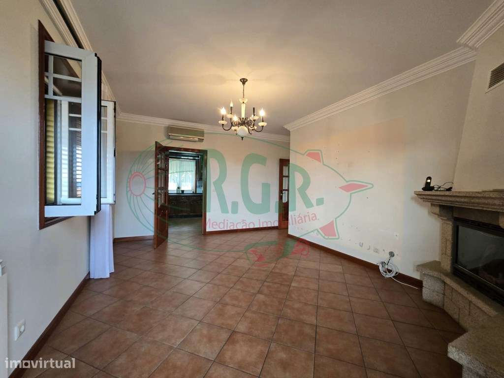 Moradia T4 | 4 Frentes | Jovim - Grande imagem: 4/56