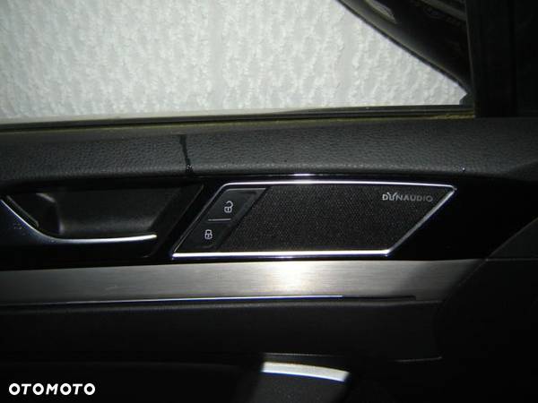 VW PASSAT B8 DYNAUDIO LISTWA - 1