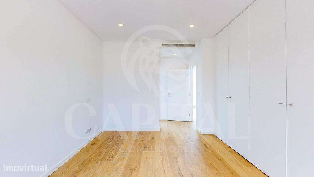 Magnífica Moradia T4 com Piscina e Terraço, em condomínio fechado-25