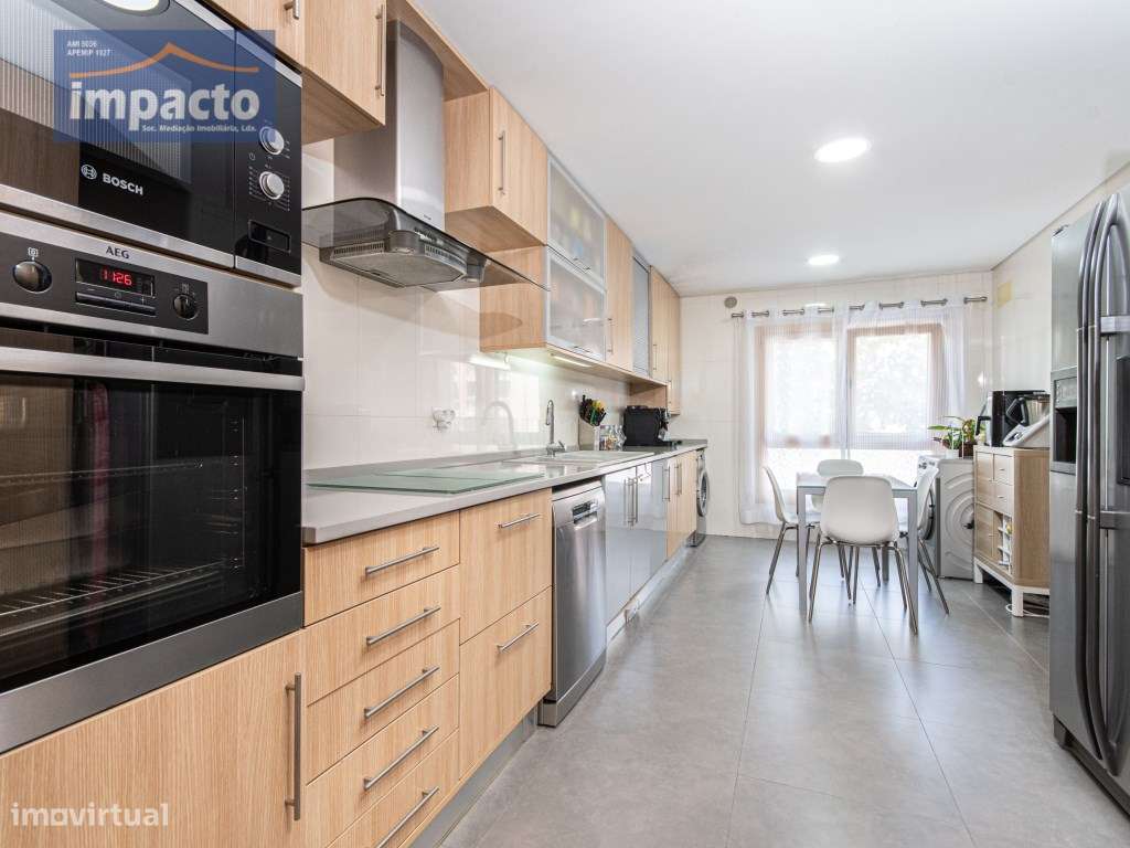 Malva Rosa,Excelente T4,coz equipada,Ar cond,asp central,Box 2 viat...-1