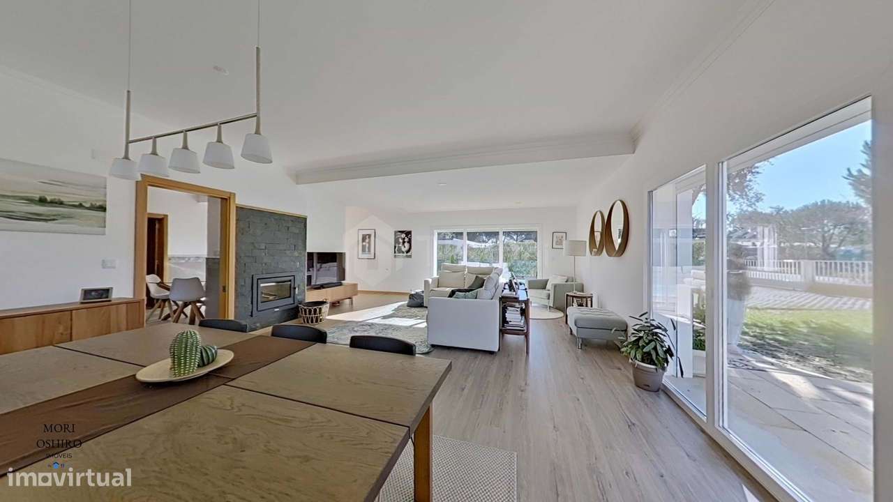 MORADIA T4 218M² EM TERRENO 1.044M² COM PISCINA EM CONDOMÍNIO GOLFE SA-17