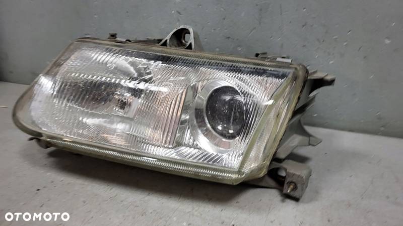 Lampa Lewy Przód Hella Alfa Romeo 146 - 2