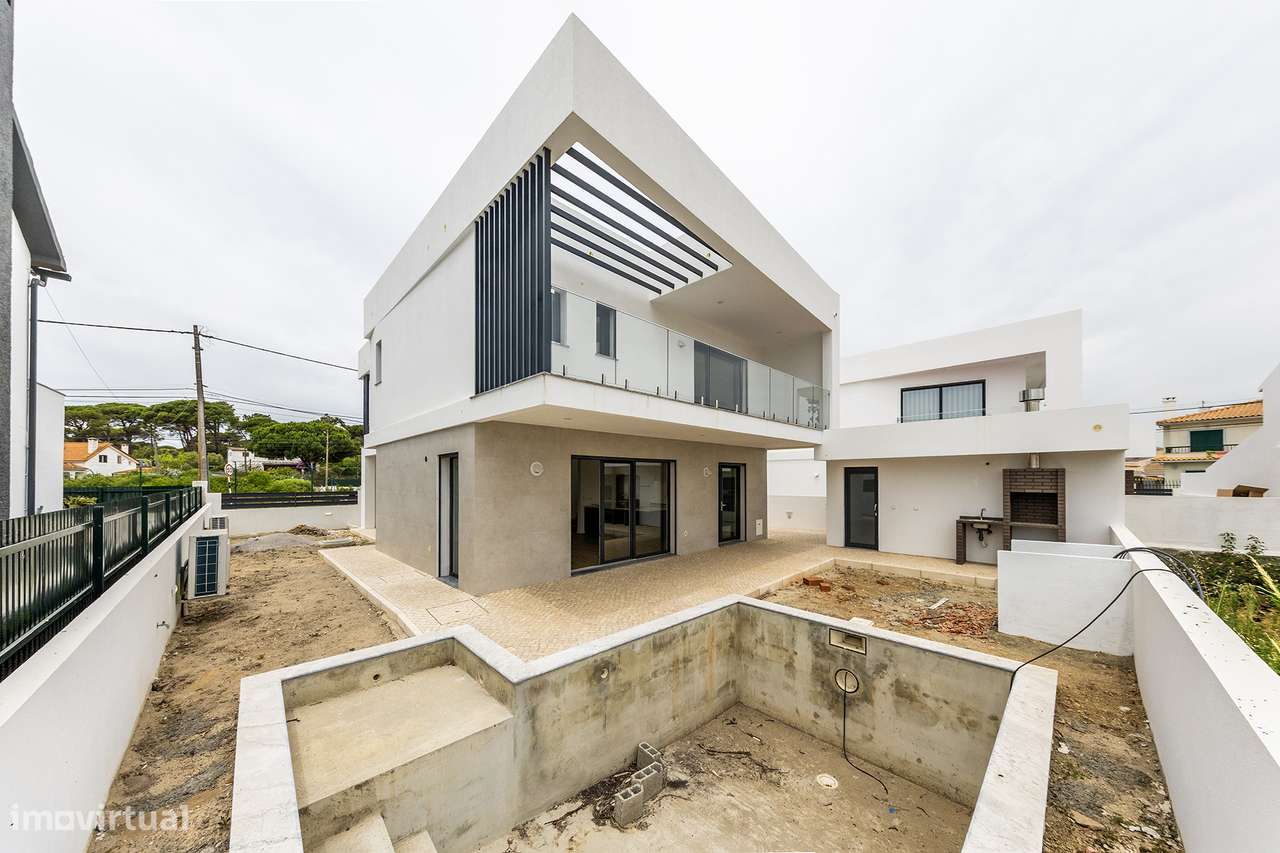 Moradia T4 de arquitetura contemporânea-44