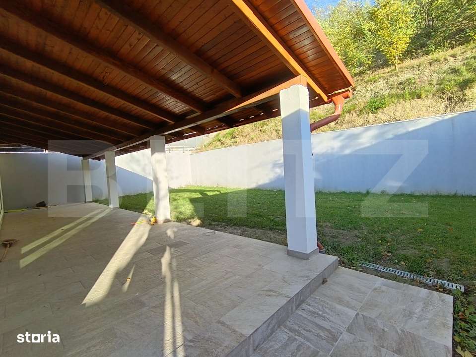 Casa cu 4 camere, 240 mp, teren 800 mp, zona Central - Imagine principală: 4/13