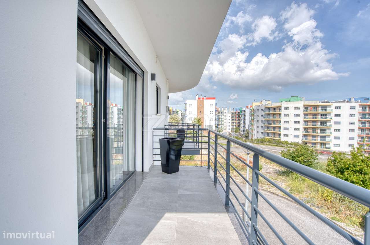 Moradia T4 com Jardim na Ramada-34