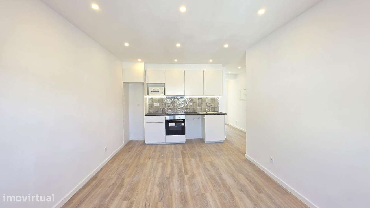 Apartamento T3 Renovado - Avenida dos Bons Amigos - Cacém - Grande imagem: 2/28